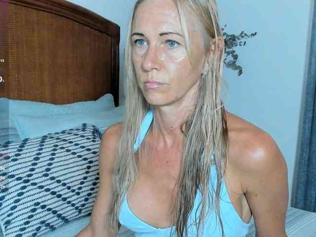Christine_40 webcam