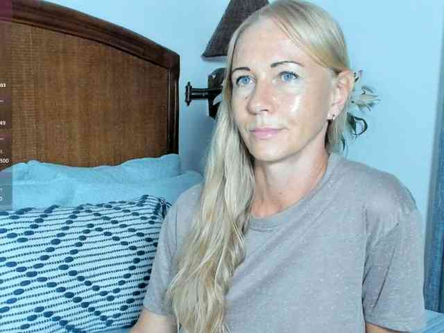 Christine_40 webcam