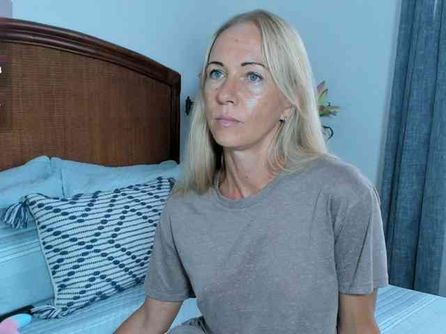 Christine_40 webcam