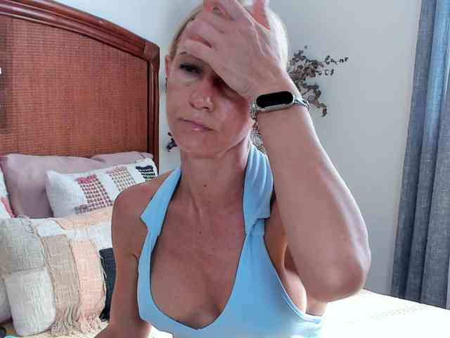 Christine_40 webcam