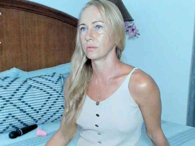 Christine_40 webcam