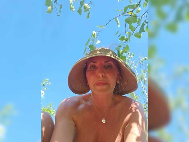 EditaMilf live cam on BongaCams