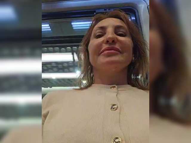 EditaMilf live cam on BongaCams