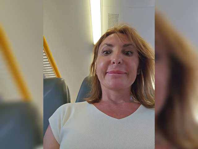 EditaMilf teen (18+) live cam