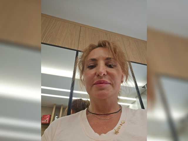 EditaMilf live cam on BongaCams