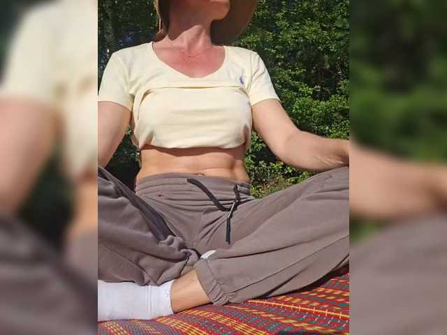 EditaMilf live cam on BongaCams