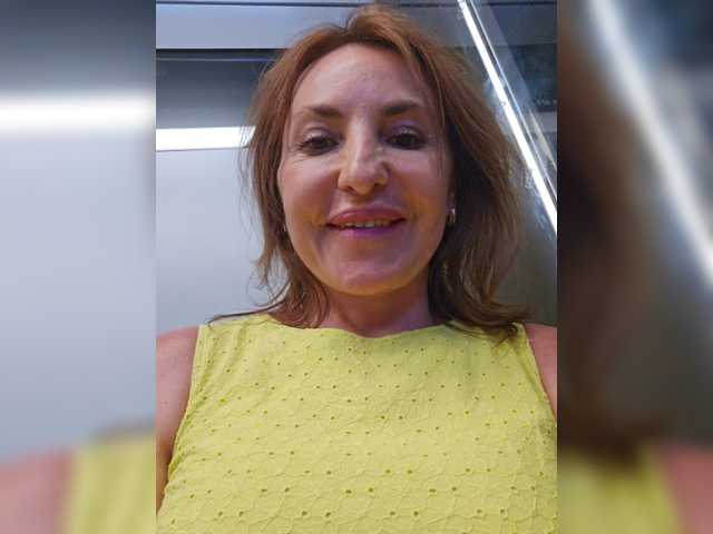 EditaMilf live cam on BongaCams