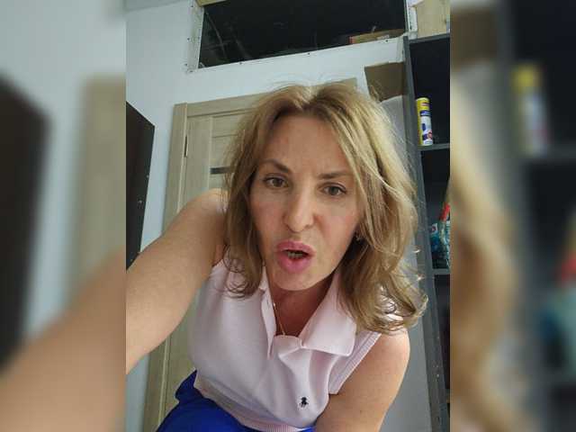 EditaMilf live cam on BongaCams