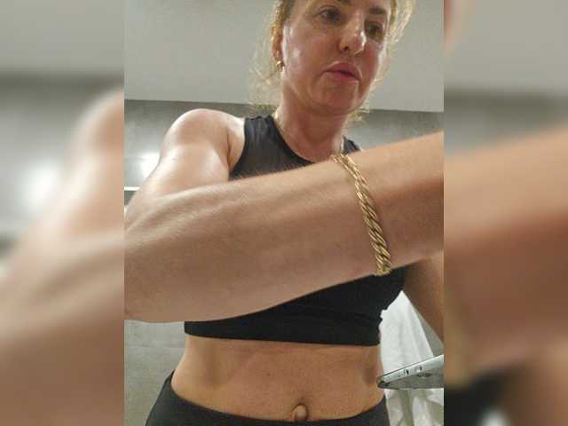 EditaMilf live cam on BongaCams