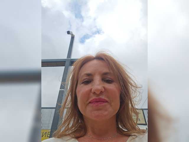 EditaMilf live cam on BongaCams