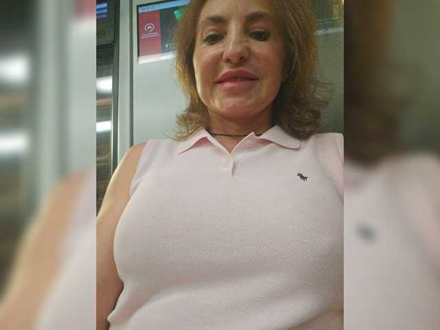 EditaMilf live cam on BongaCams