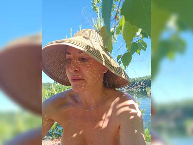 EditaMilf live cam on BongaCams