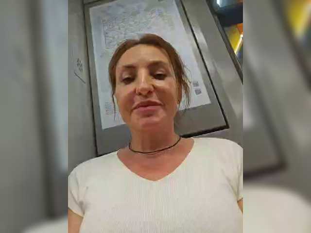 EditaMilf live cam on BongaCams