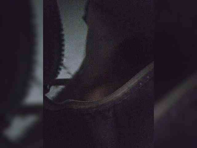 Model: EditaMilf