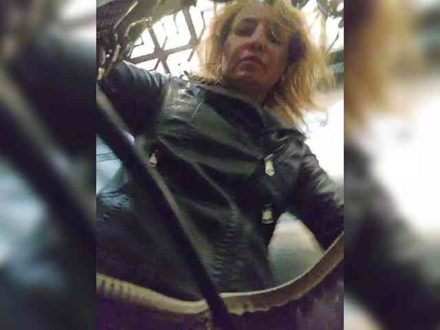 Model: EditaMilf