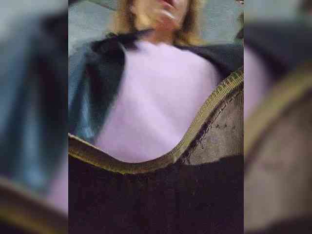 Model: EditaMilf