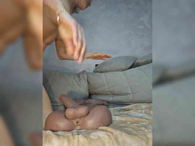 Model: EditaMilf