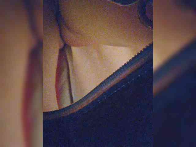 Model: EditaMilf