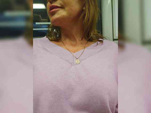 Modelo: EditaMilf