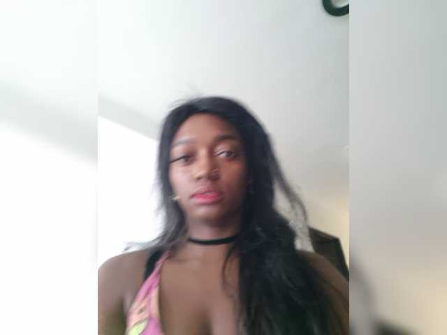 sasha-xxxx live cam on BongaCams