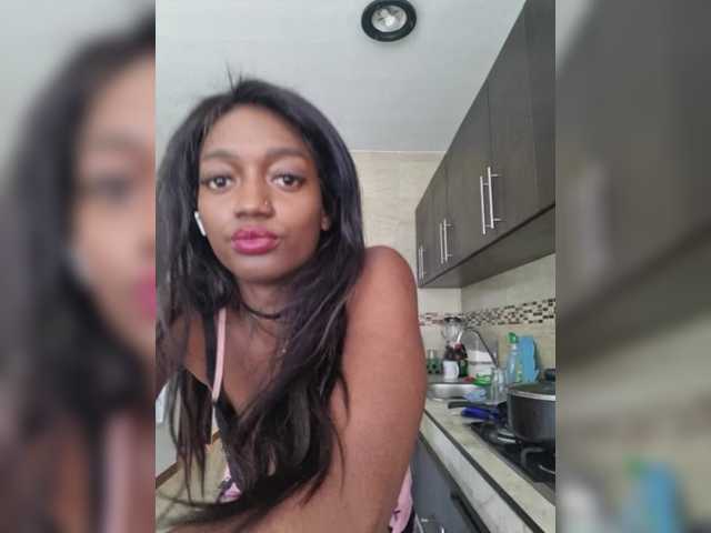 sasha-xxxx live cam on BongaCams