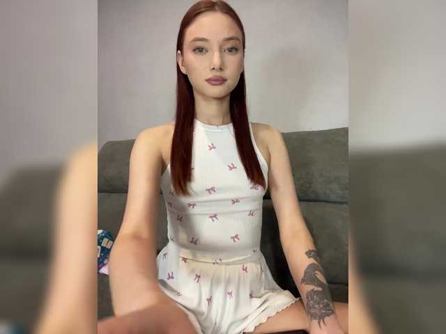 Sweetgirl-11 live webcam show
