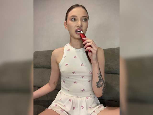 Sweetgirl-11 live cam on BongaCams