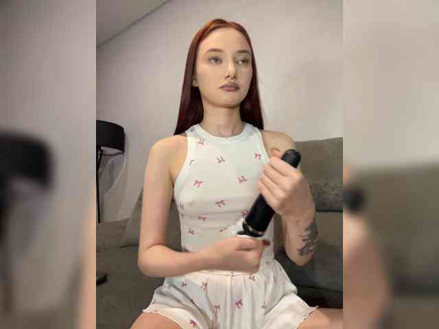 Alice__Foxx