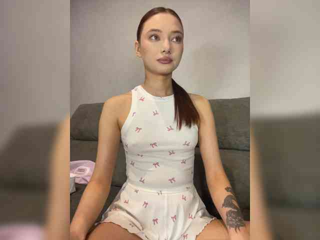 Model: ALice__FoXx