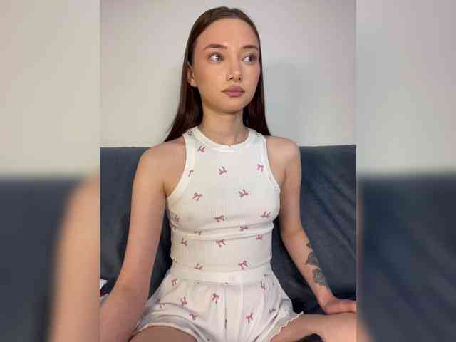 Model: ALice__FoXx