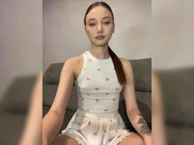 Model: ALice__FoXx