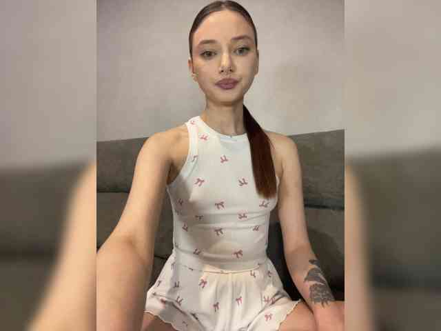 Model: ALice__FoXx