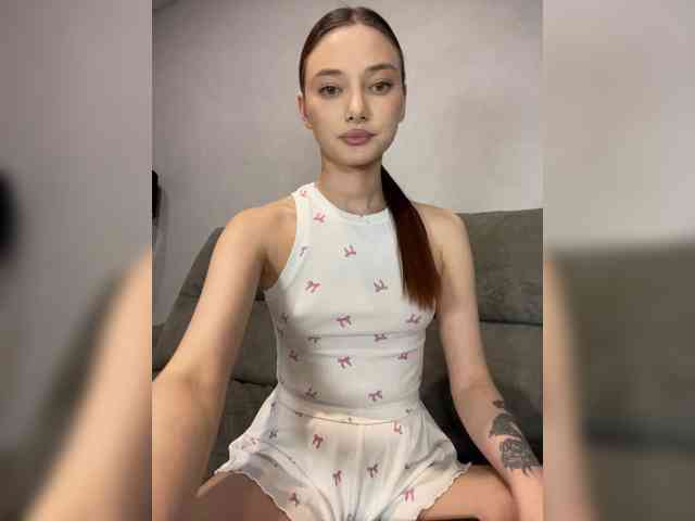Alice__Foxx