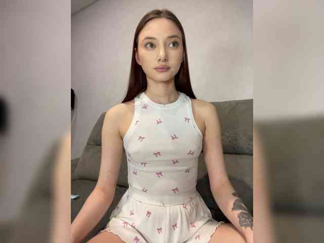 Sweetgirl-11's webcam live show