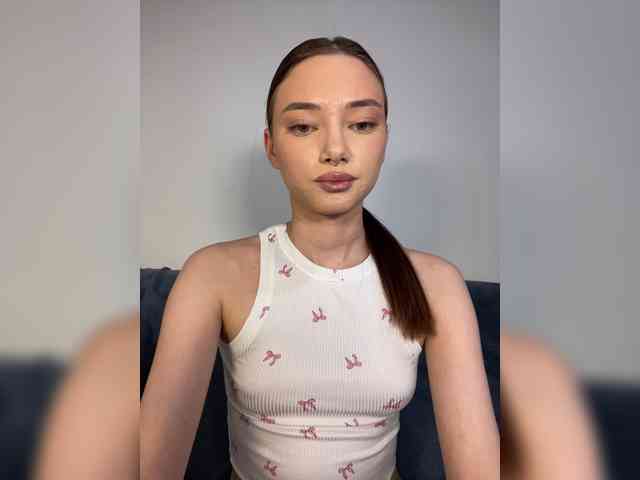 Model: ALice__FoXx