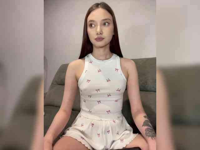 Alice__Foxx