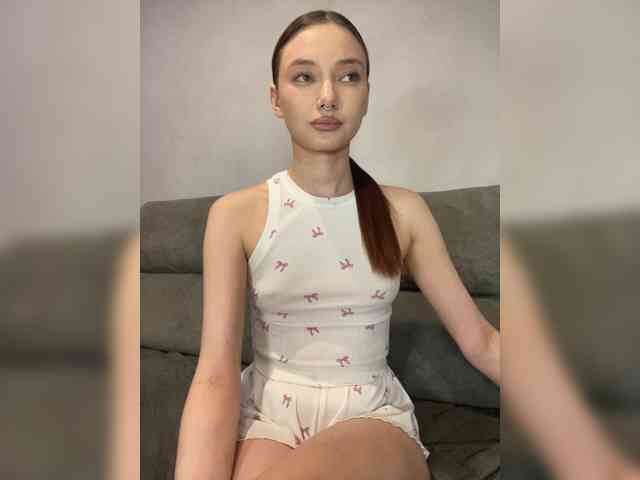 Model: ALice__FoXx