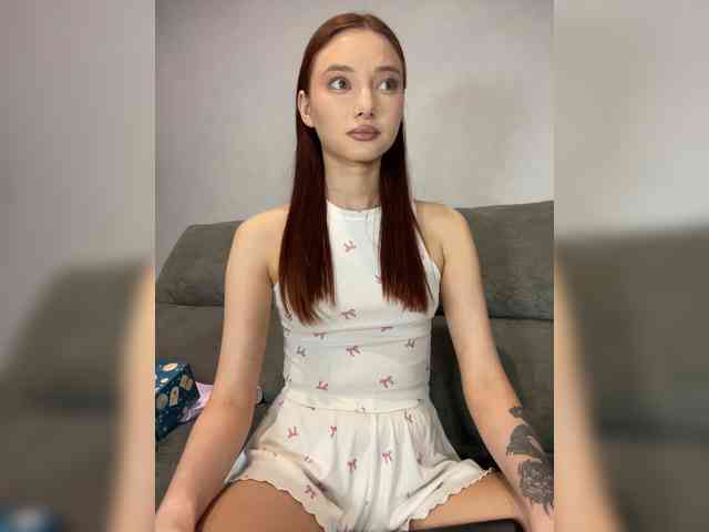 Alice__Foxx webcam
