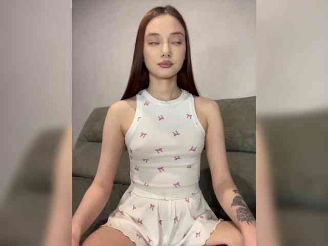 Alice__Foxx