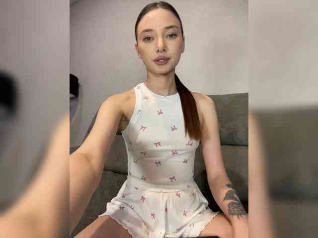 Model: ALice__FoXx