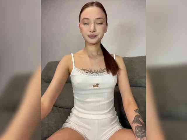 Model: ALice__FoXx