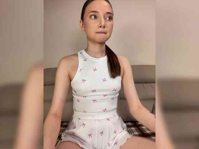 Alice__Foxx webcam
