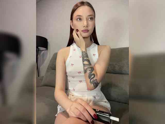 Model: ALice__FoXx
