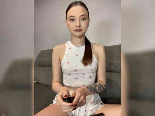 Alice__Foxx webcam