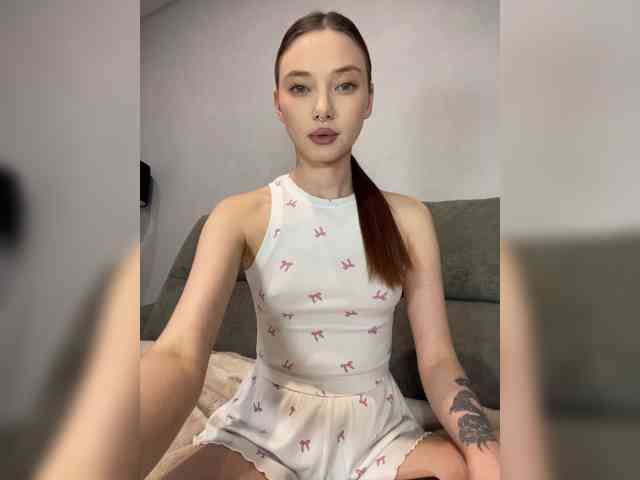 Model: ALice__FoXx