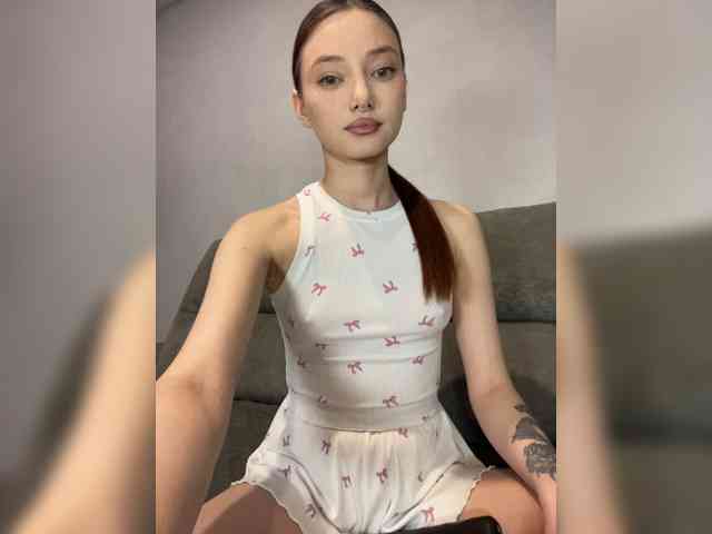 Alice__Foxx webcam