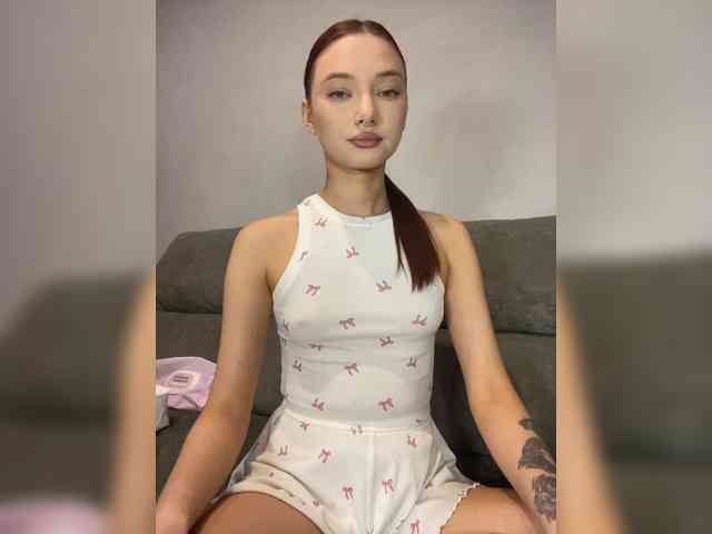 Model: ALice__FoXx