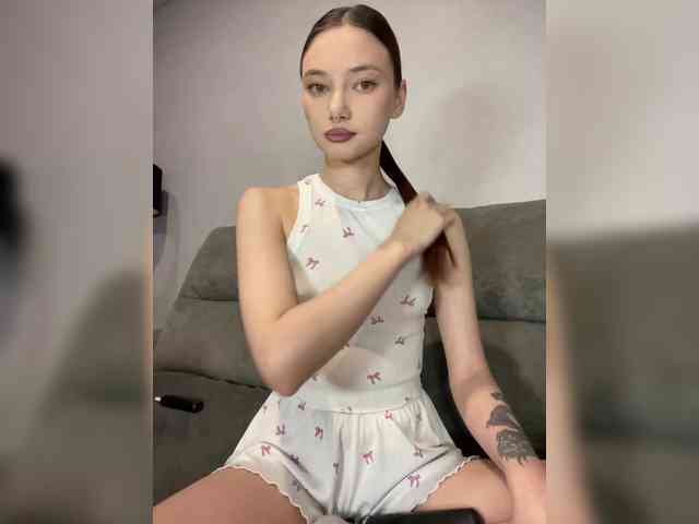Alice__Foxx
