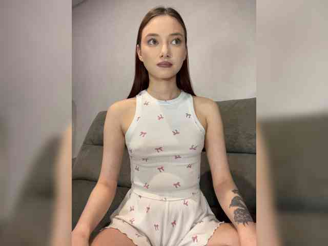 Model: ALice__FoXx