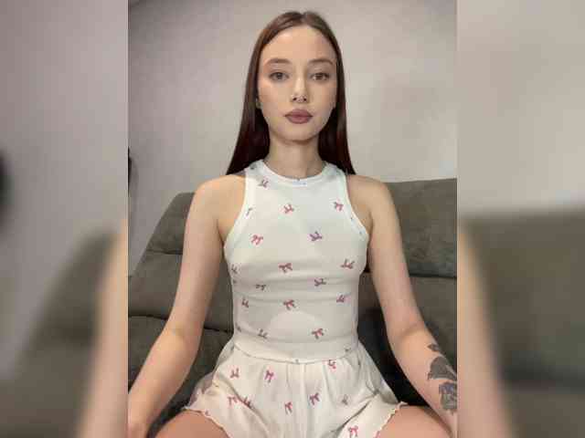 Model: ALice__FoXx